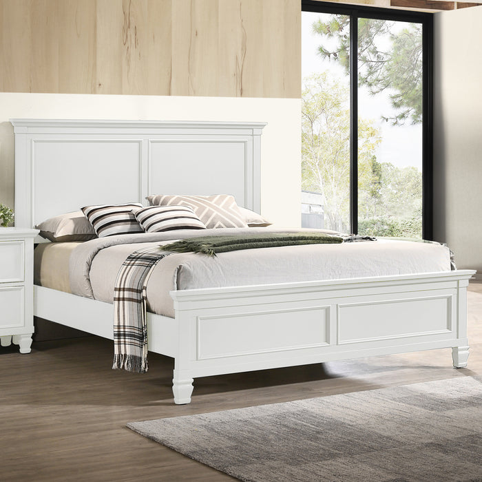 TAMARACK 5/0 Q BED -WHITE